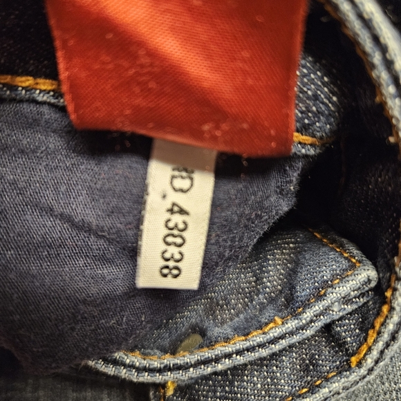 Express Jeans "Mia" Boot Leg Low Rise  sz6 w/33" Inseam  E.U.C. - Picture 7 of 11